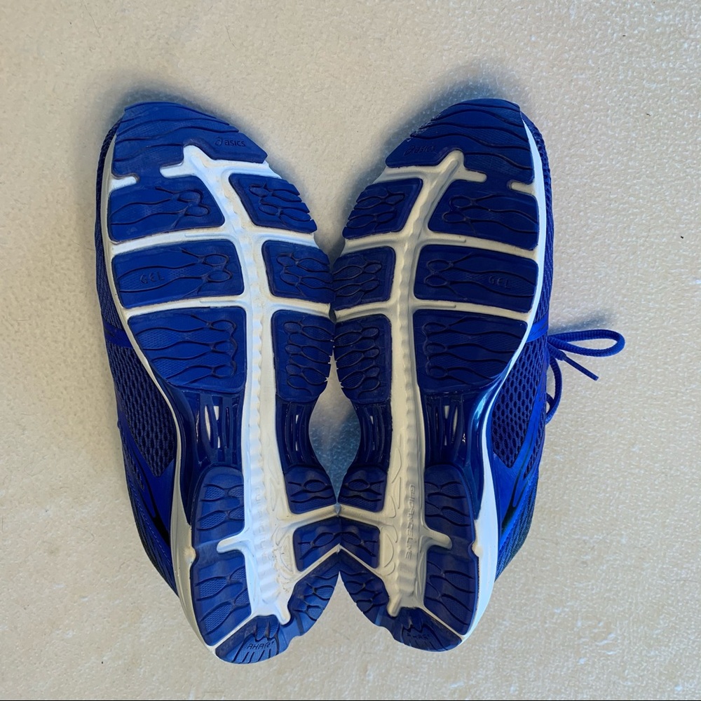 Oasis Sneakers - Picture 8 of 9